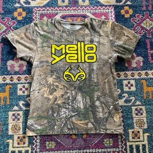 Russell athletic Russell outdoors camouflage mello yello T-shirt size large